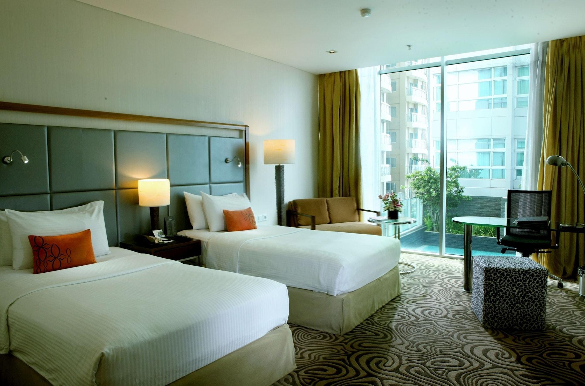 Cambridge Hotel Медан Екстер'єр фото