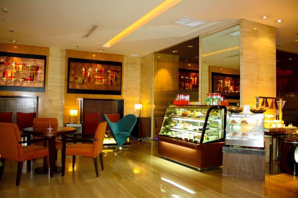 Cambridge Hotel Медан Екстер'єр фото