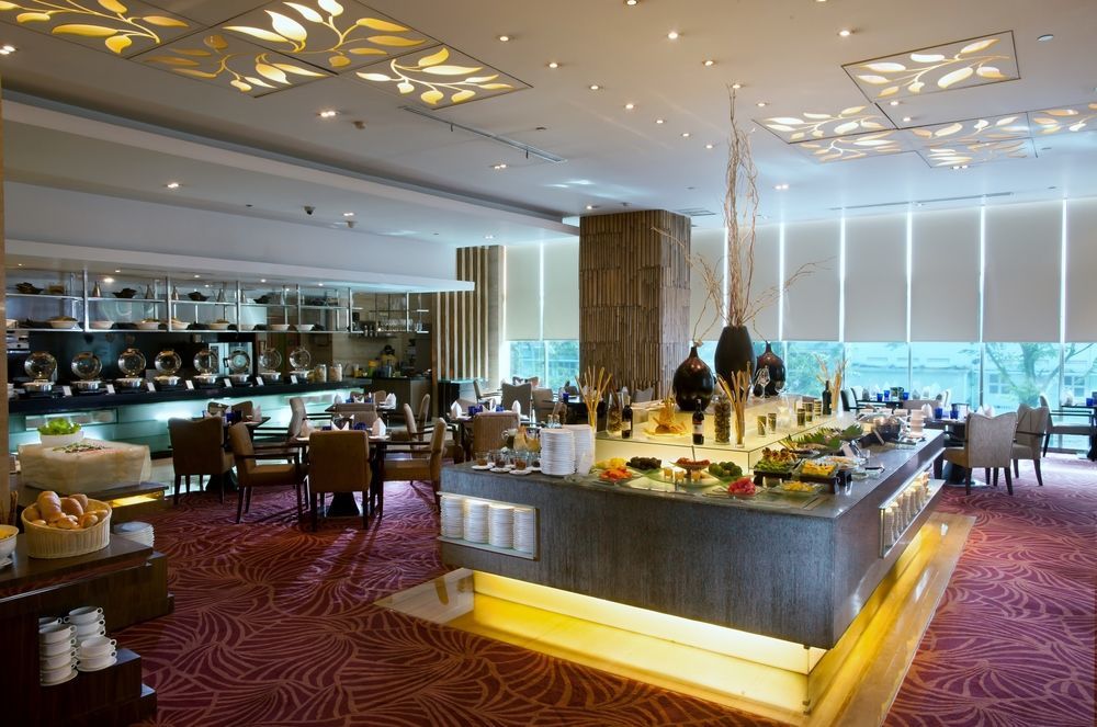 Cambridge Hotel Медан Екстер'єр фото