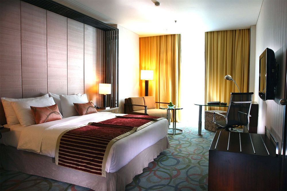 Cambridge Hotel Медан Екстер'єр фото